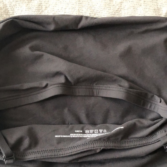 SKIMS Fits Everybody Cropped Cami, color-Onyx, size L, NWT - Picture 5 of 7